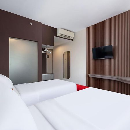 Hotel Neo Candi Simpang Lima - Semarang By Aston Exteriör bild